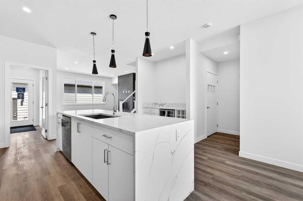 1109 Sailfin Heath, Rural Rocky View County, AB - Indoor Photo Showing Kitchen With Upgraded Kitchen
