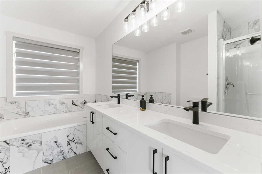 110 Tuscany Summit Green Nw, Calgary, AB - Indoor Photo Showing Bathroom