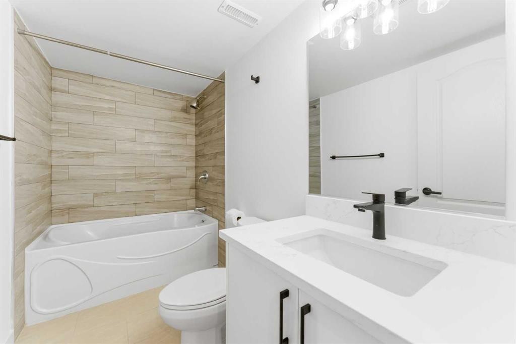 110 Tuscany Summit Green Nw, Calgary, AB - Indoor Photo Showing Bathroom