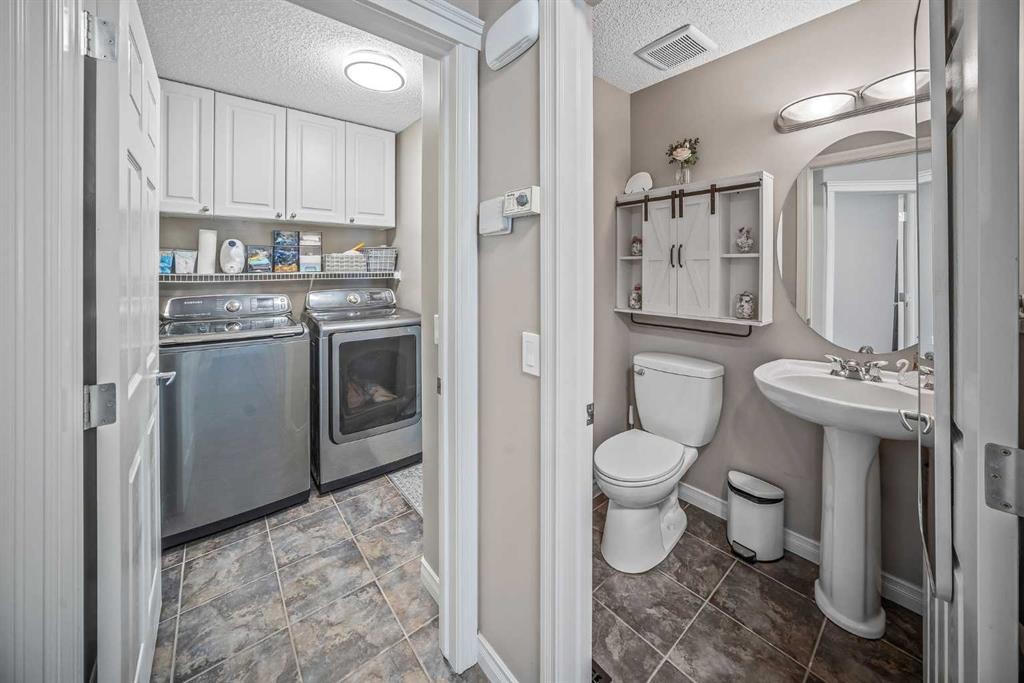 66 Crestmont Drive Sw, Calgary, AB - Indoor