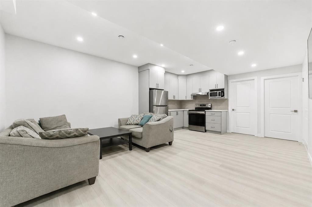 96 Red Embers Crescent Ne, Calgary, AB - Indoor