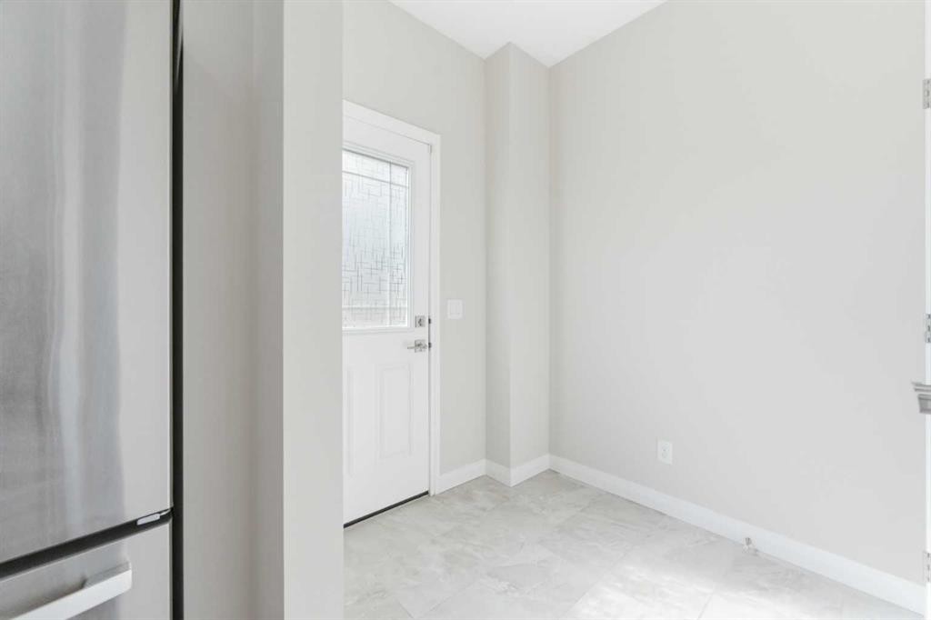 96 Red Embers Crescent Ne, Calgary, AB - Indoor Photo Showing Other Room