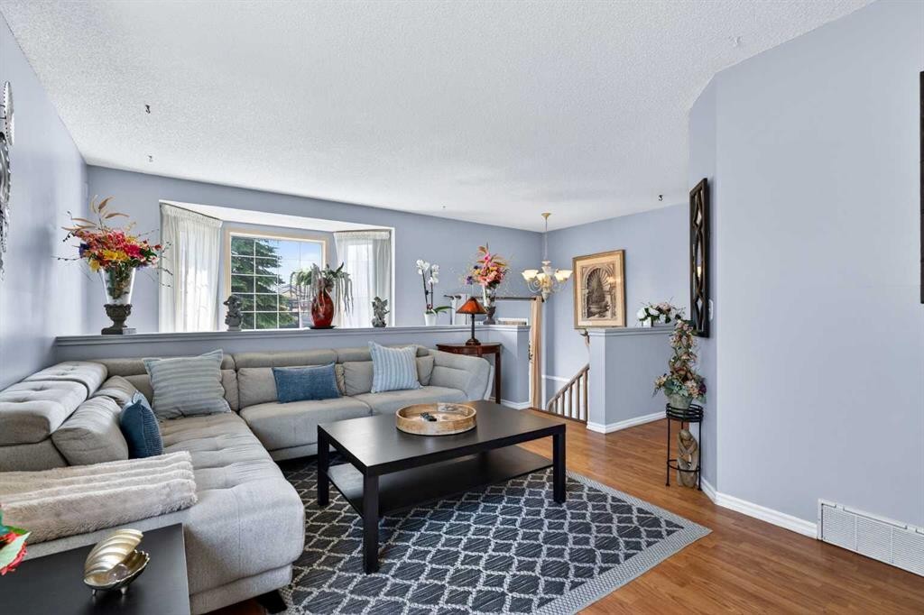 159 Fresno Place Ne, Calgary, AB - Indoor Photo Showing Living Room