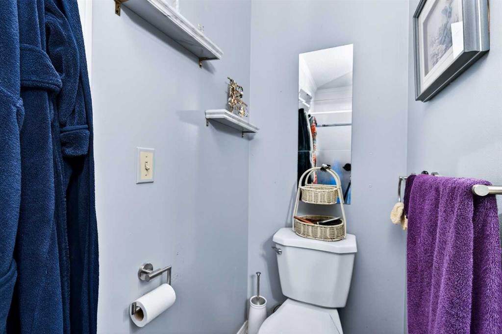 159 Fresno Place Ne, Calgary, AB - Indoor Photo Showing Bathroom