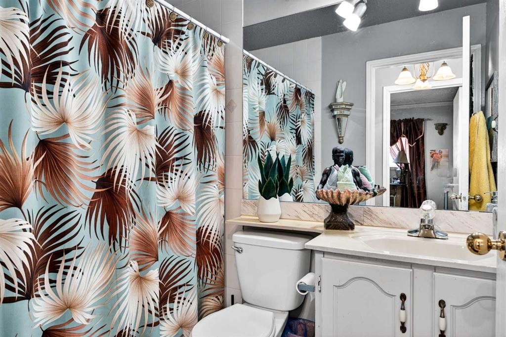 159 Fresno Place Ne, Calgary, AB - Indoor Photo Showing Bathroom