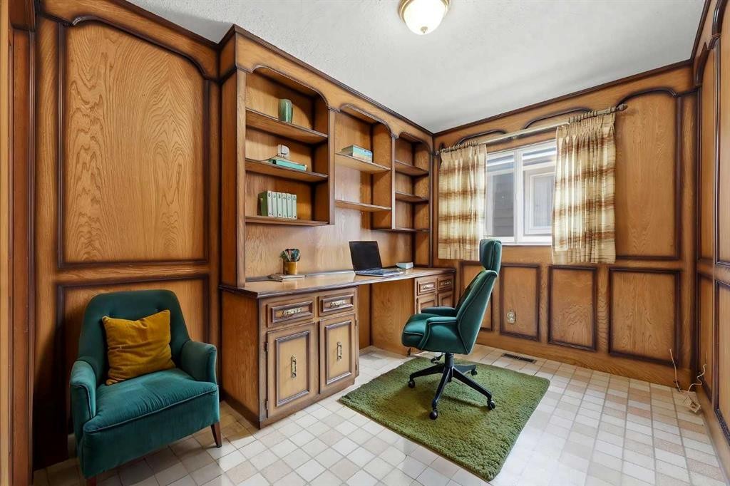 480 Berkley Crescent Nw, Calgary, AB - Indoor Photo Showing Office