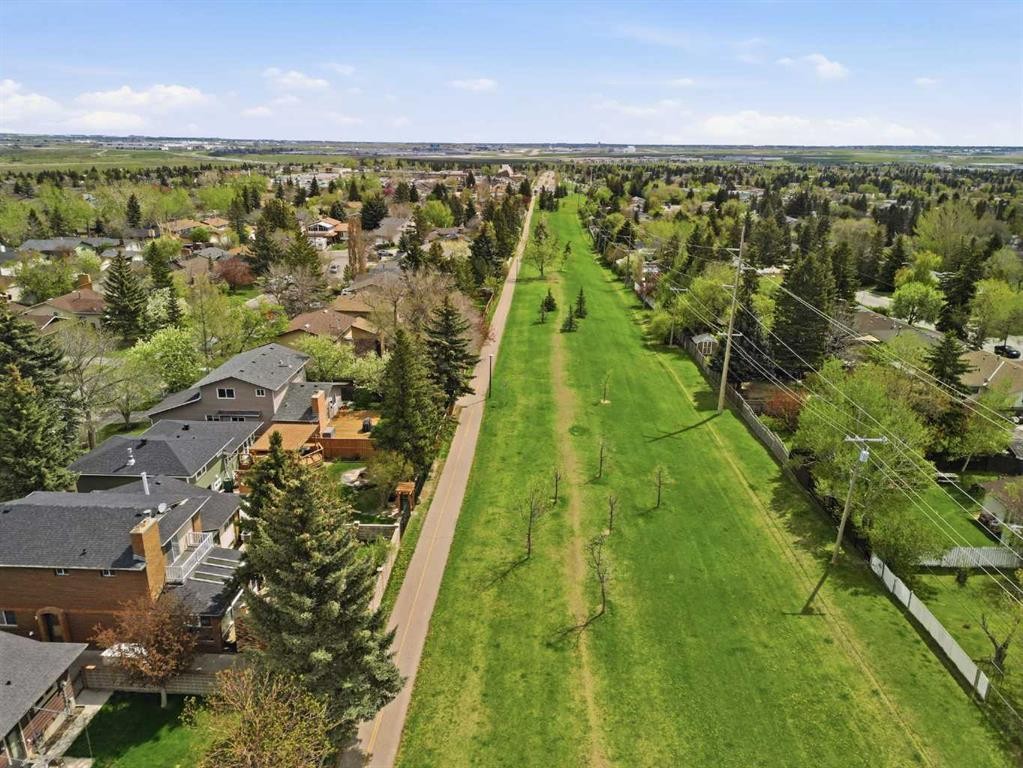 480 Berkley Crescent Nw, Calgary, AB - Outdoor With View
