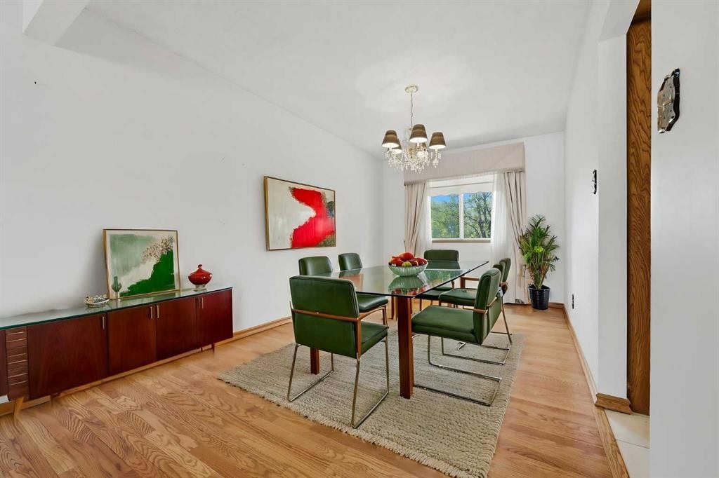 480 Berkley Crescent Nw, Calgary, AB - Indoor
