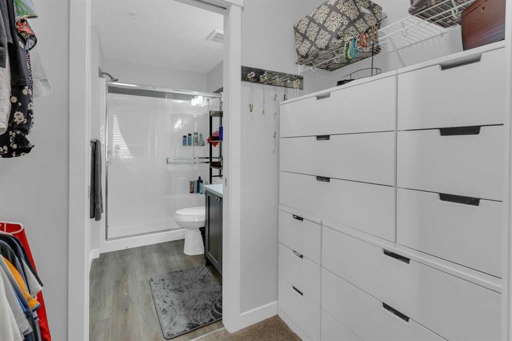 101-30 Shawnee Common Sw, Calgary, AB - Indoor Photo Showing Bathroom