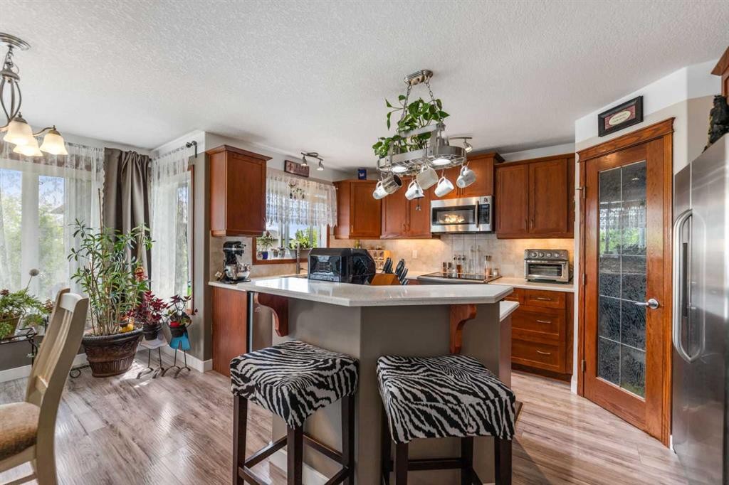 123 Hawkmere View, Chestermere, AB