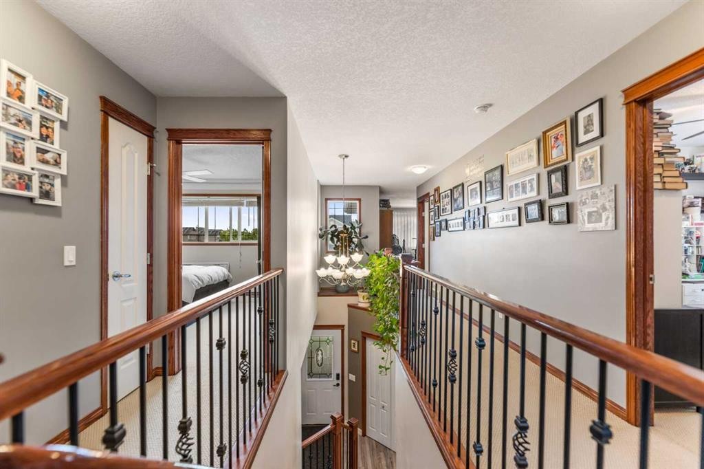 123 Hawkmere View, Chestermere, AB