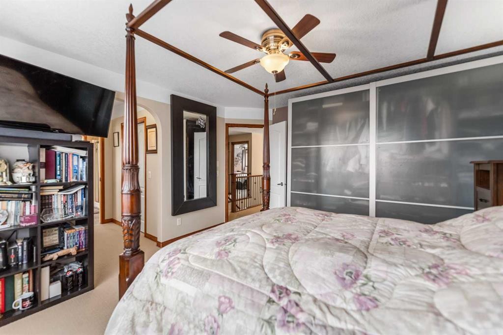 123 Hawkmere View, Chestermere, AB