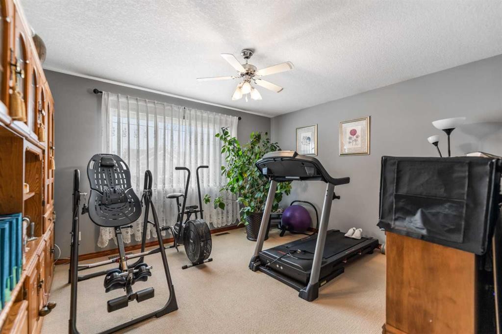 123 Hawkmere View, Chestermere, AB