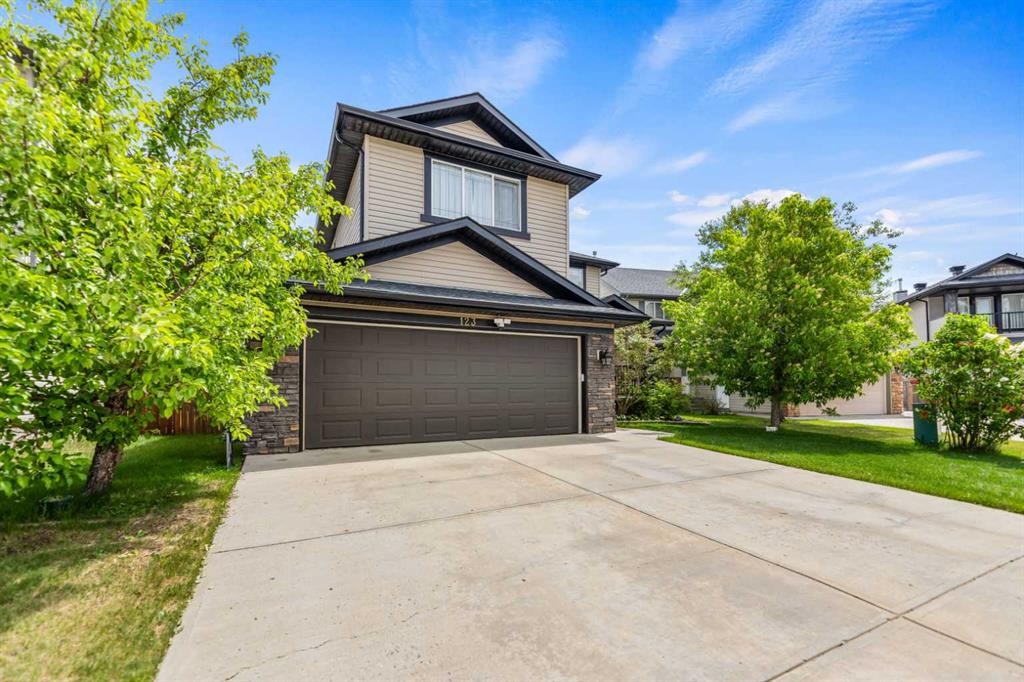 123 Hawkmere View, Chestermere, AB