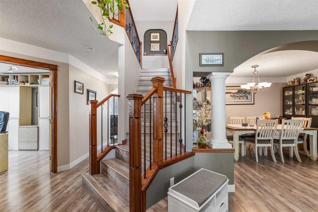 123 Hawkmere View, Chestermere, AB