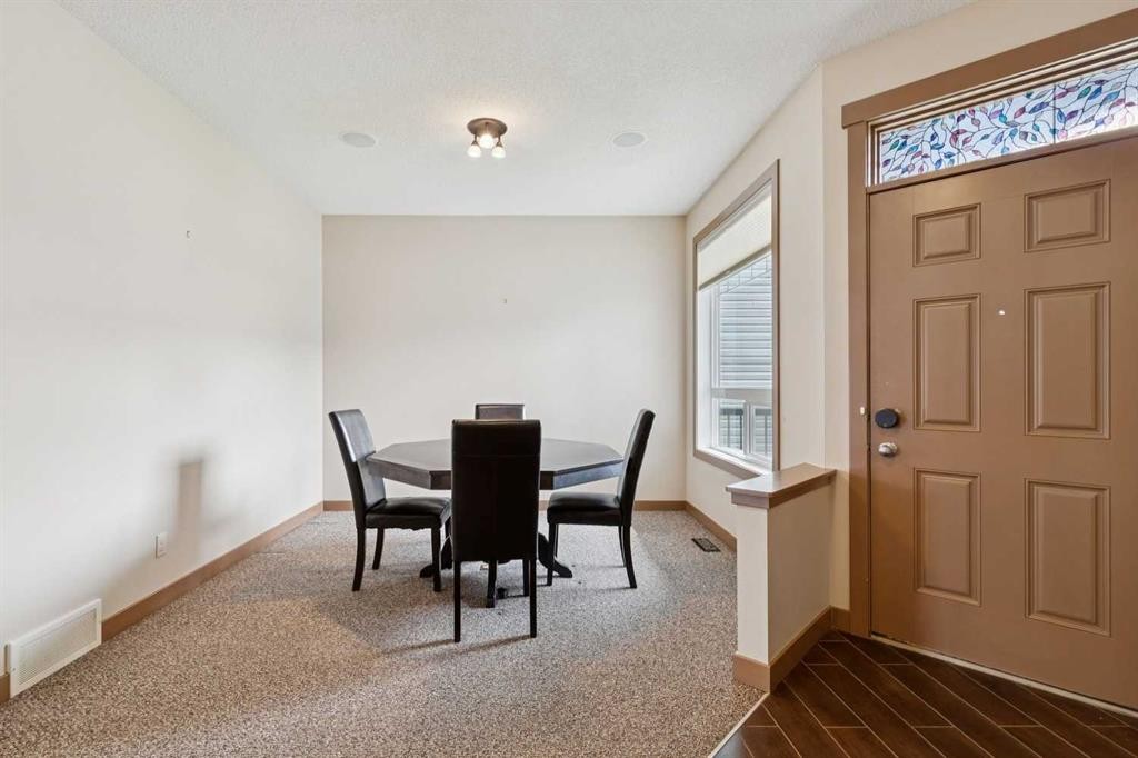 47 Silverado Skies Manor Sw, Calgary, AB - Indoor Photo Showing Dining Room