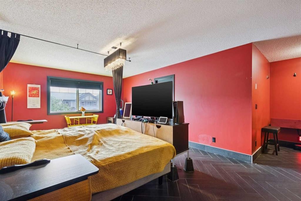 47 Silverado Skies Manor Sw, Calgary, AB - Indoor Photo Showing Bedroom