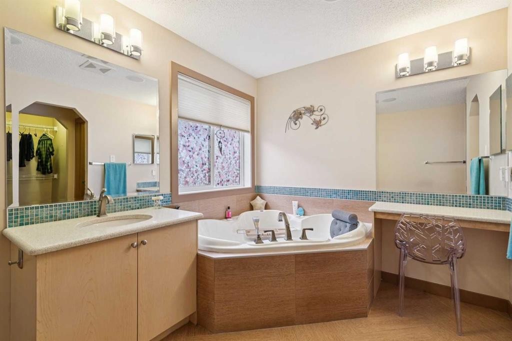 47 Silverado Skies Manor Sw, Calgary, AB - Indoor Photo Showing Bathroom