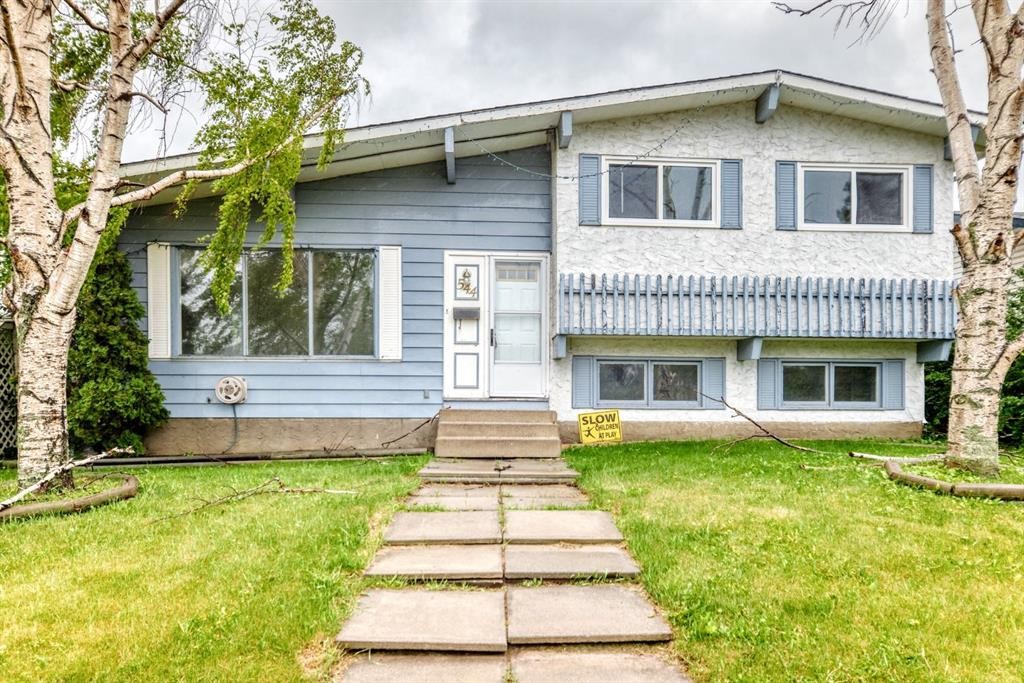 544 Penworth Way Se, Calgary, AB - Outdoor With Facade