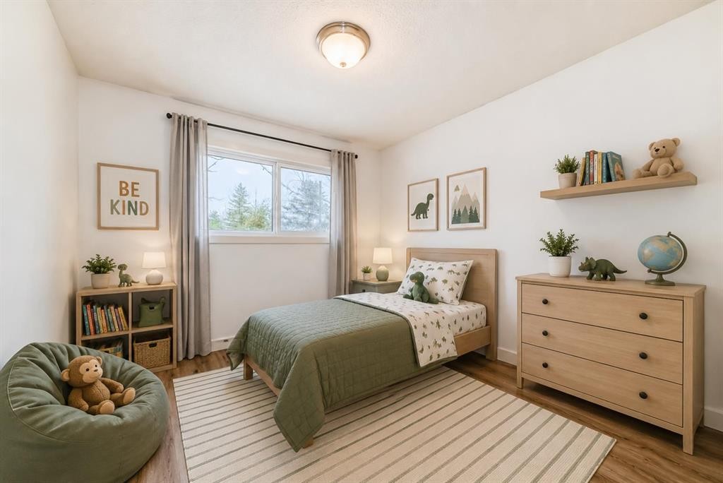544 Penworth Way Se, Calgary, AB - Indoor Photo Showing Bedroom