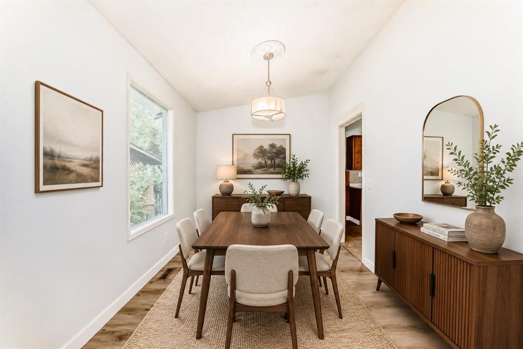 544 Penworth Way Se, Calgary, AB - Indoor Photo Showing Dining Room