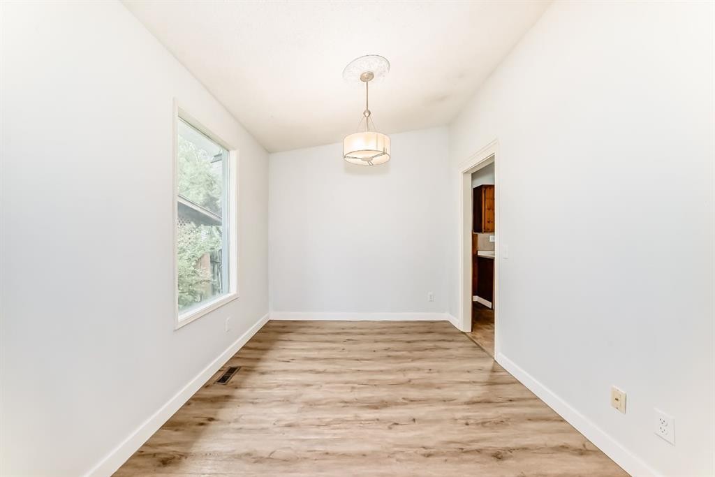 544 Penworth Way Se, Calgary, AB - Indoor Photo Showing Other Room