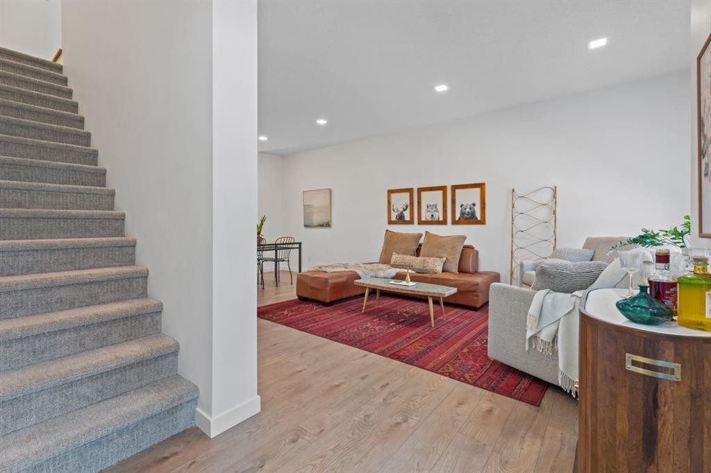408 Greenbriar Common Nw, Calgary, AB - Indoor