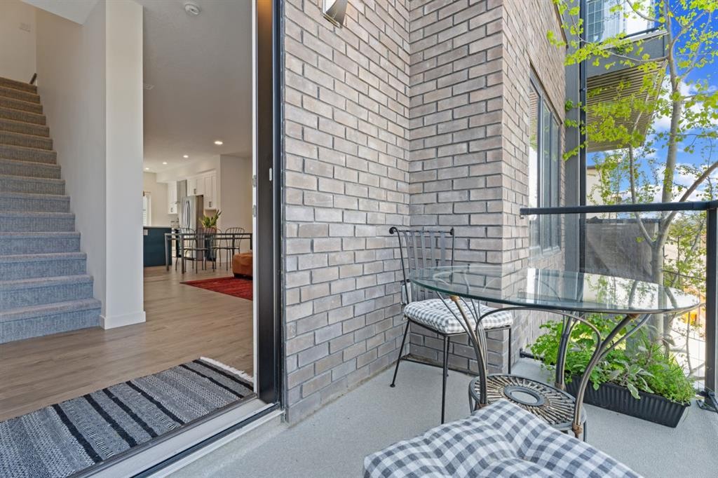 408 Greenbriar Common Nw, Calgary, AB - Outdoor With Balcony With Exterior