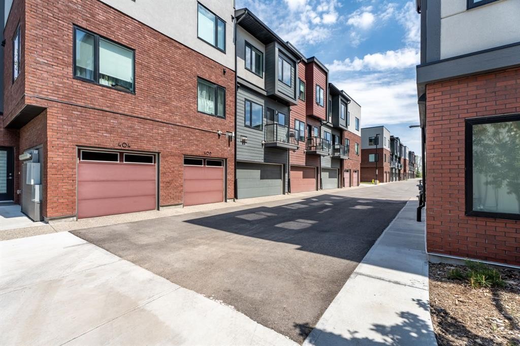 408 Greenbriar Common Nw, Calgary, AB - Outdoor With Exterior