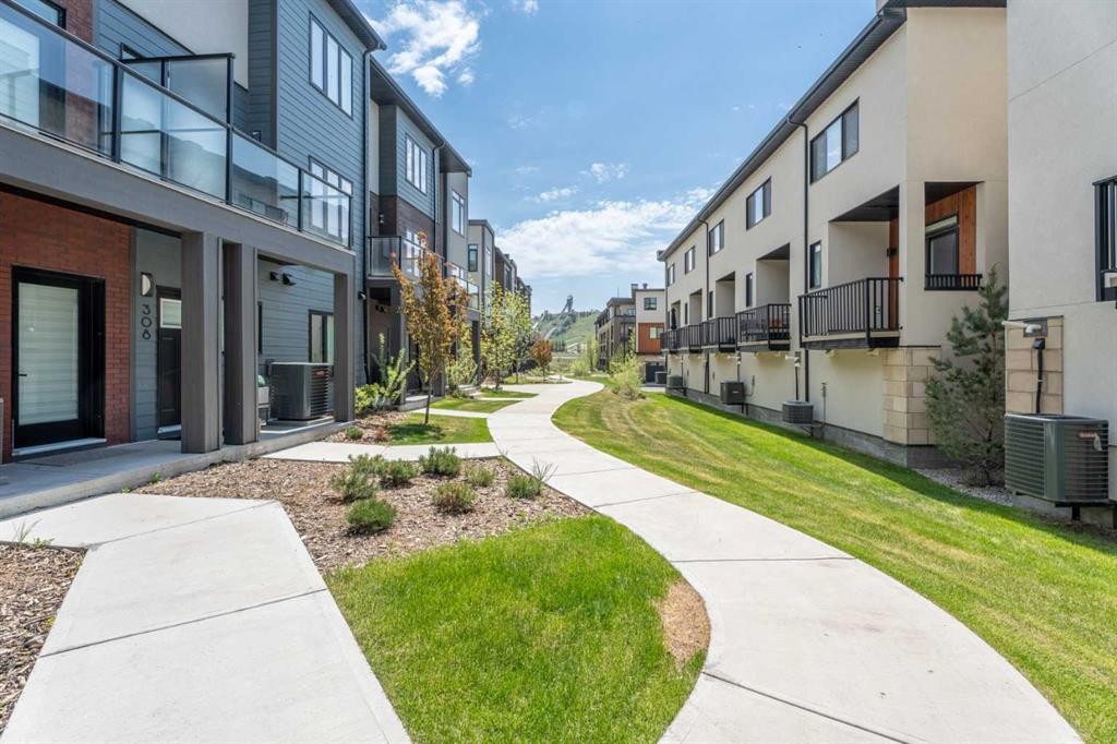 408 Greenbriar Common Nw, Calgary, AB - Outdoor With Balcony