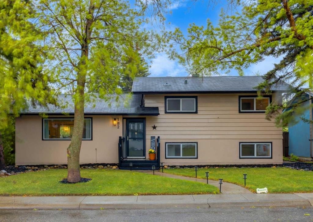 182 Fyffe Road Se, Calgary, AB - Outdoor With Facade