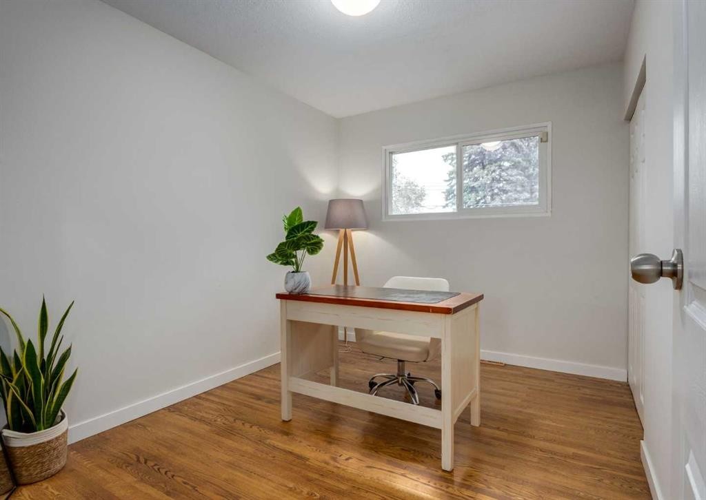 182 Fyffe Road Se, Calgary, AB - Indoor