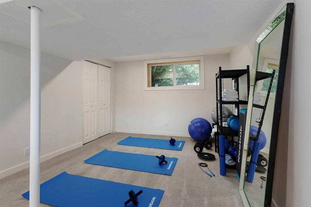 182 Fyffe Road Se, Calgary, AB - Indoor