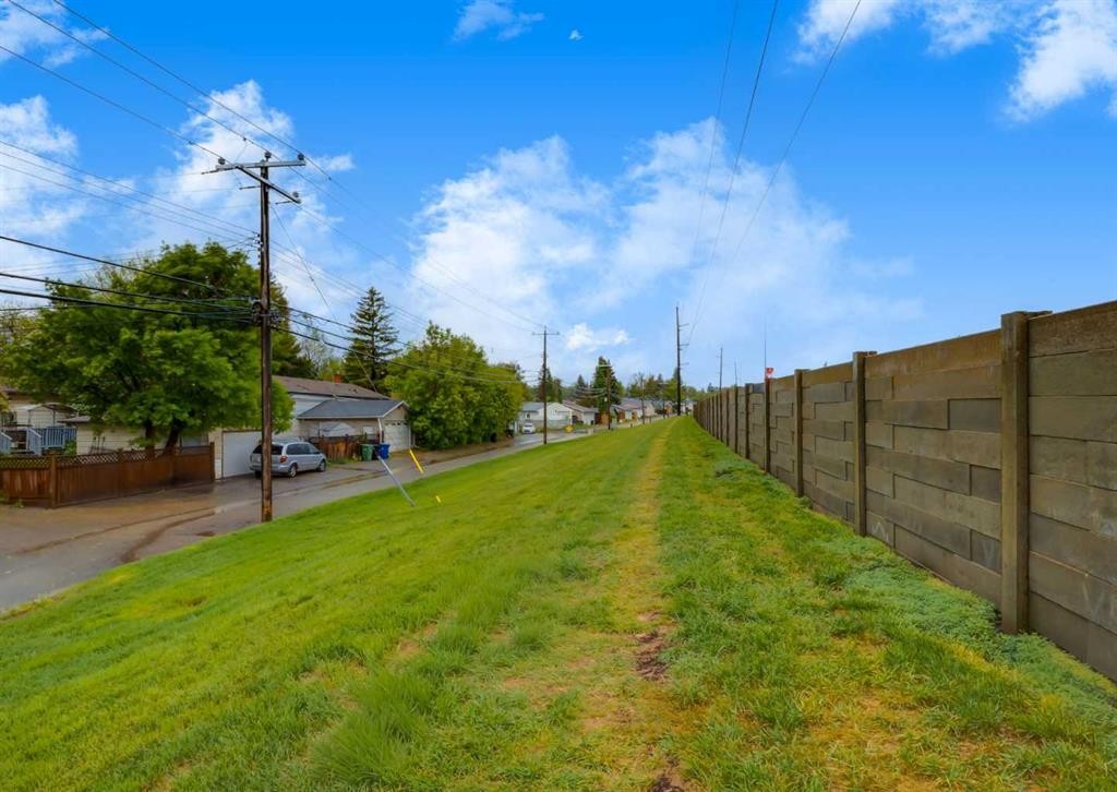 182 Fyffe Road Se, Calgary, AB - Outdoor