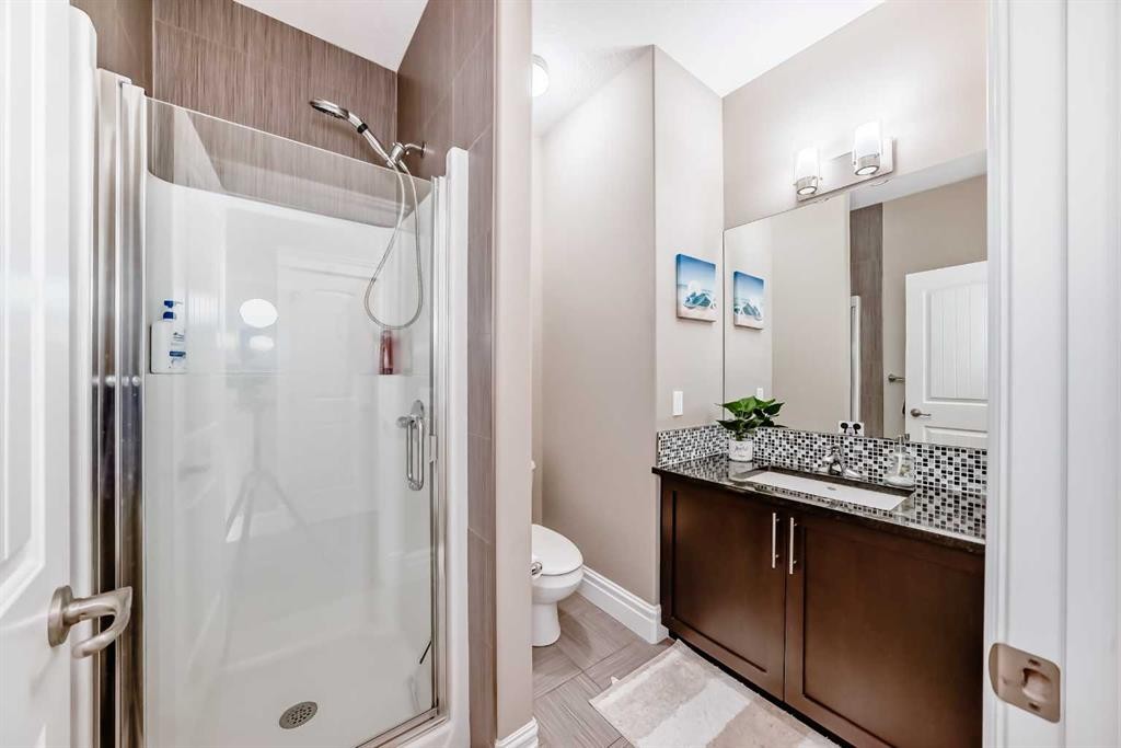 75 Silverado Bank Gardens Sw, Calgary, AB - Indoor Photo Showing Bathroom