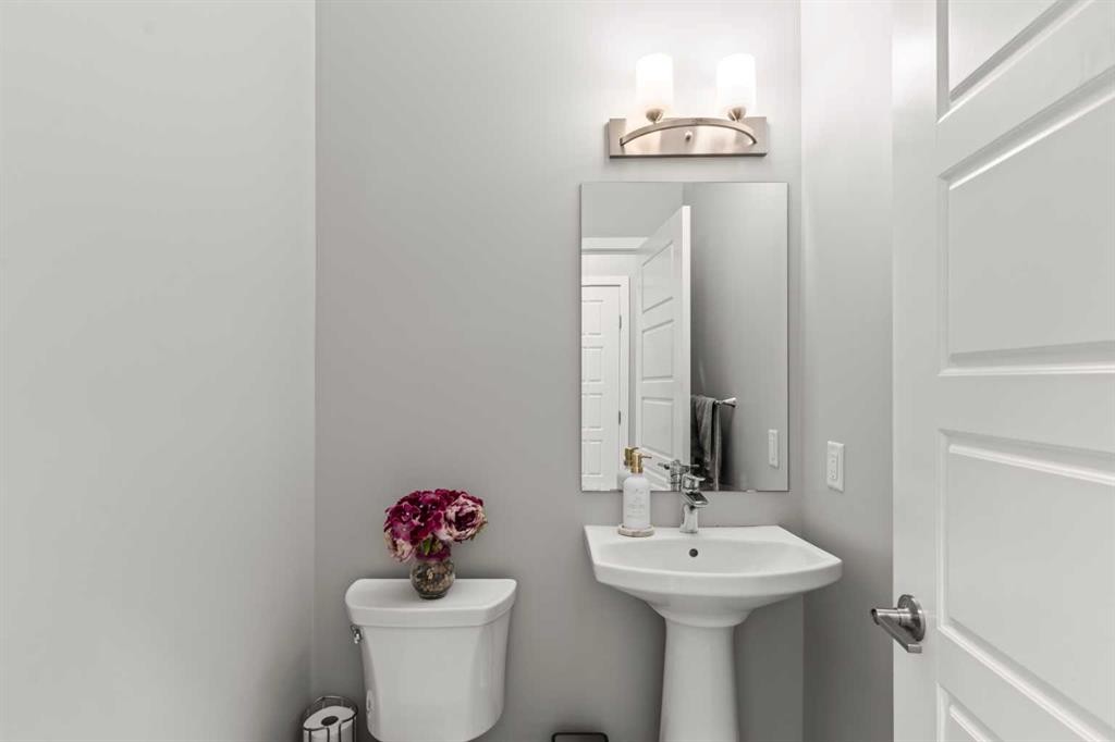 46 Corner Meadows Common Ne, Calgary, AB - Indoor Photo Showing Bathroom