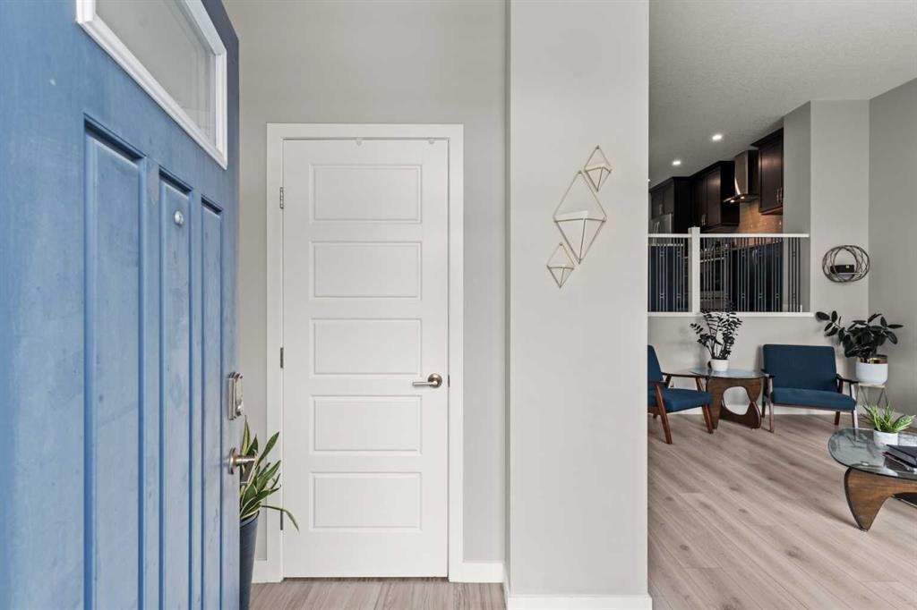 46 Corner Meadows Common Ne, Calgary, AB - Indoor Photo Showing Other Room