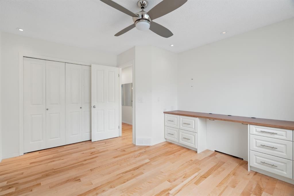 10 Eversyde Court Sw, Calgary, AB - Indoor