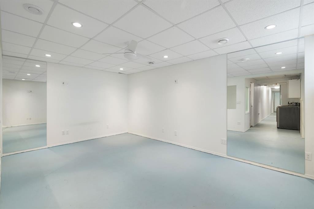 10 Eversyde Court Sw, Calgary, AB - Indoor Photo Showing Other Room