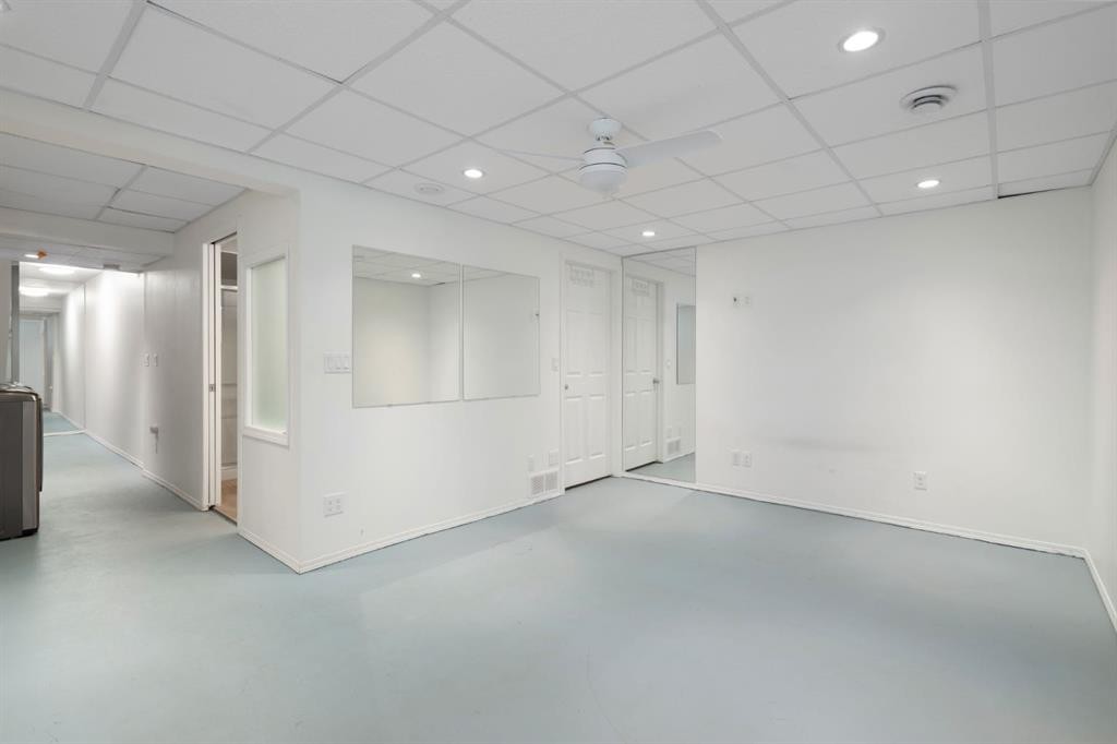 10 Eversyde Court Sw, Calgary, AB - Indoor Photo Showing Other Room