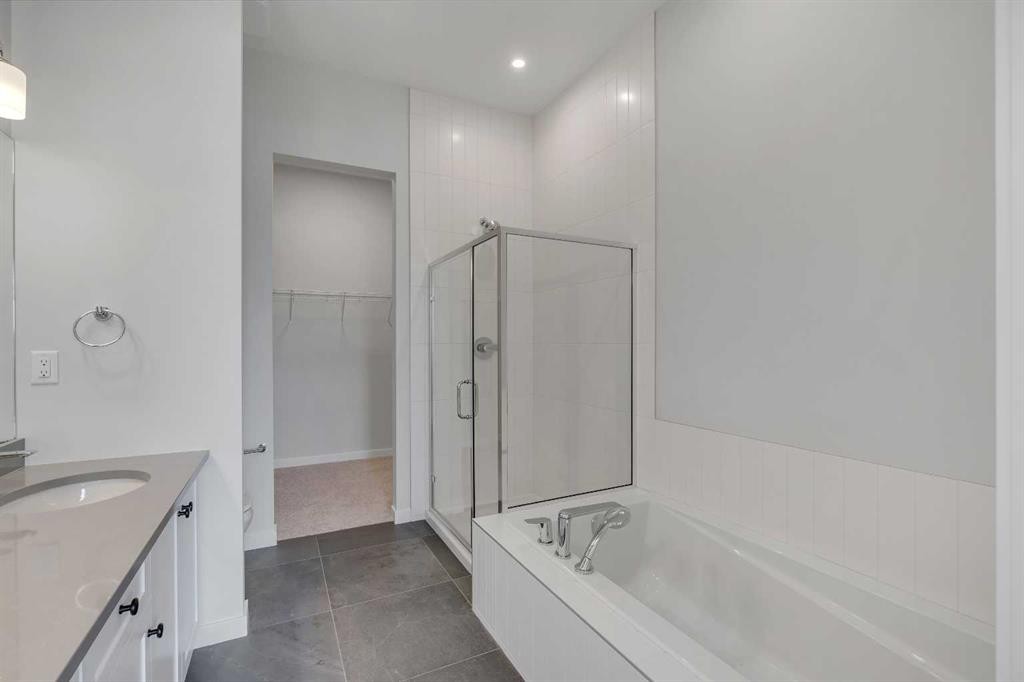 107 Bartlett Row Se, Calgary, AB - Indoor Photo Showing Bathroom