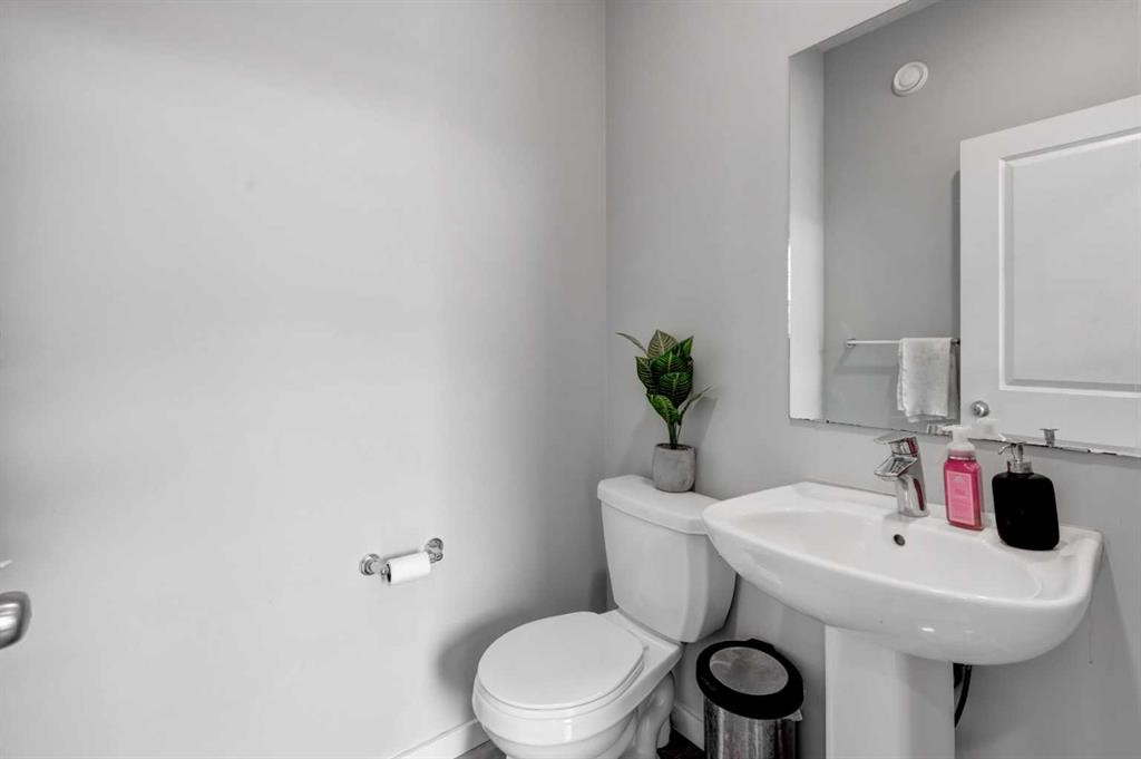 232 Walgrove Way Se, Calgary, AB