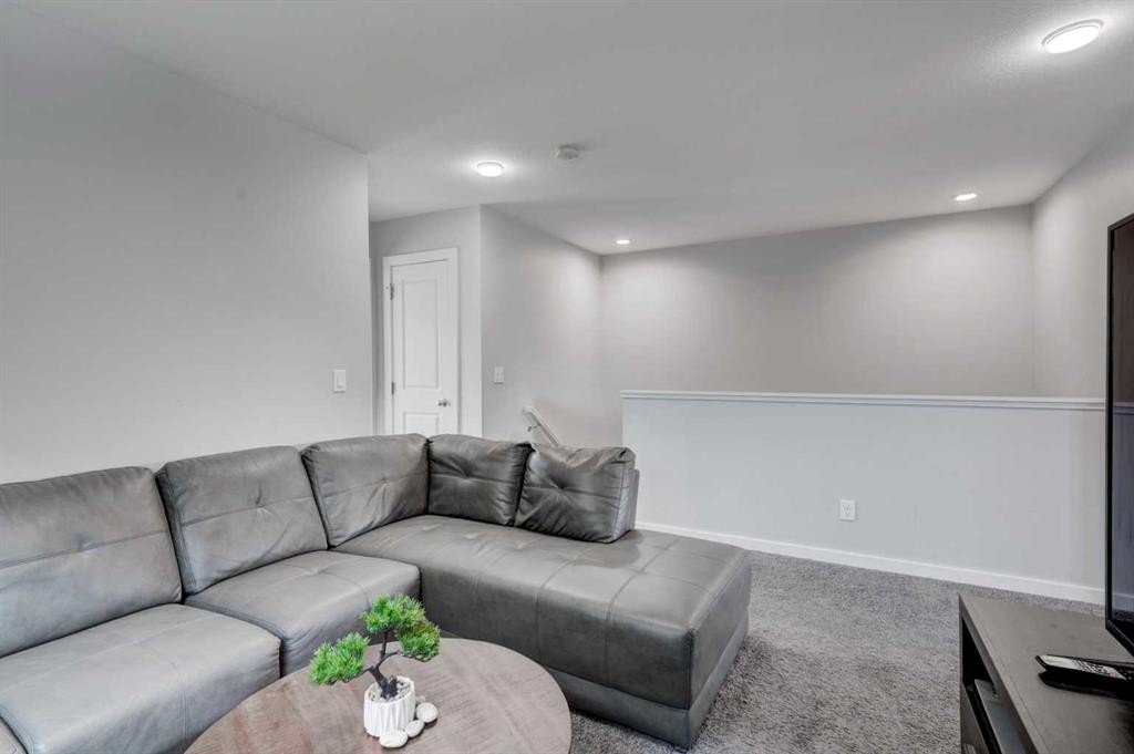 232 Walgrove Way Se, Calgary, AB