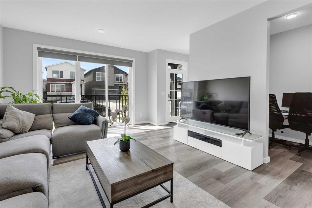 232 Walgrove Way Se, Calgary, AB