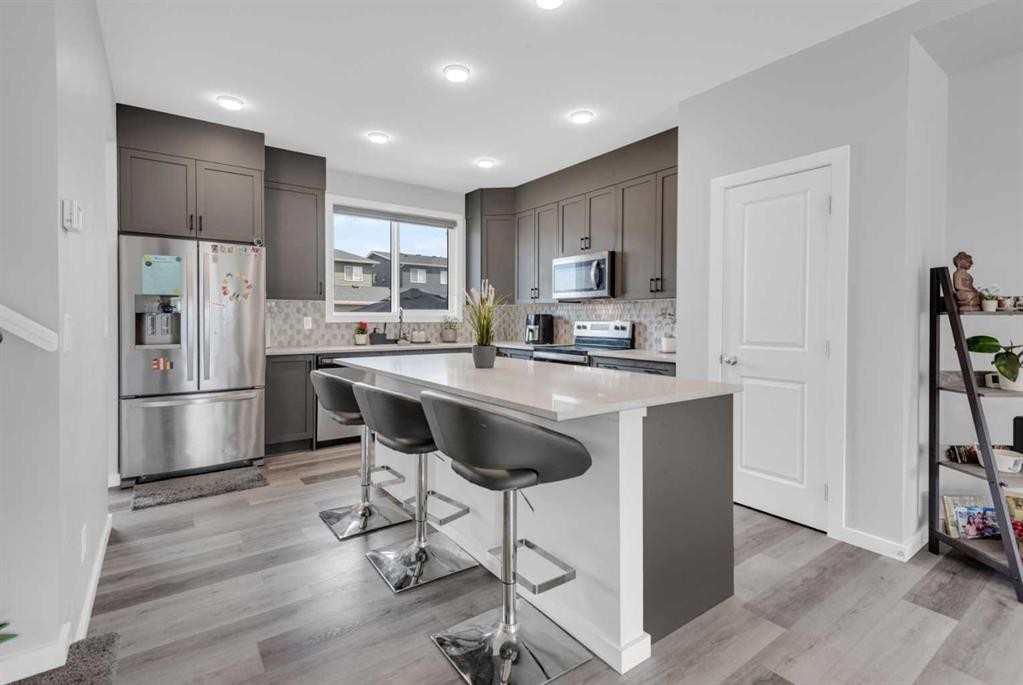 232 Walgrove Way Se, Calgary, AB