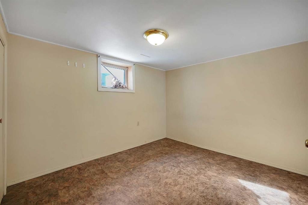 1507 1 Street Ne, Calgary, AB - Indoor Photo Showing Other Room
