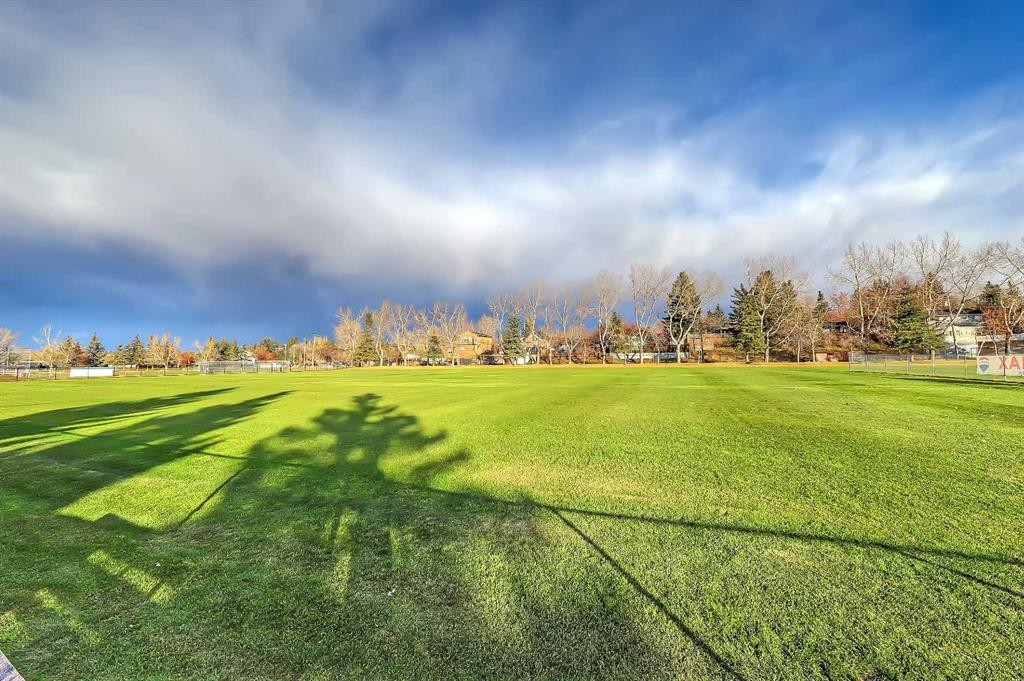 3122 39 Street Sw, Calgary, AB - Outdoor With View