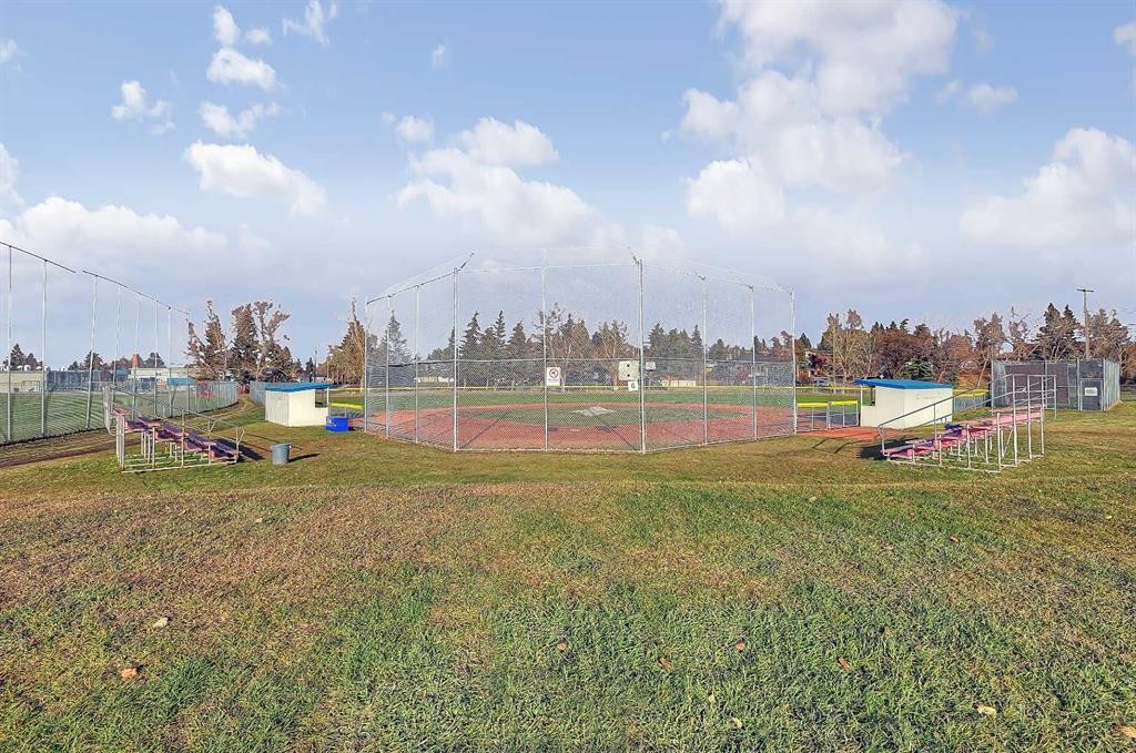 3122 39 Street Sw, Calgary, AB - Outdoor With View