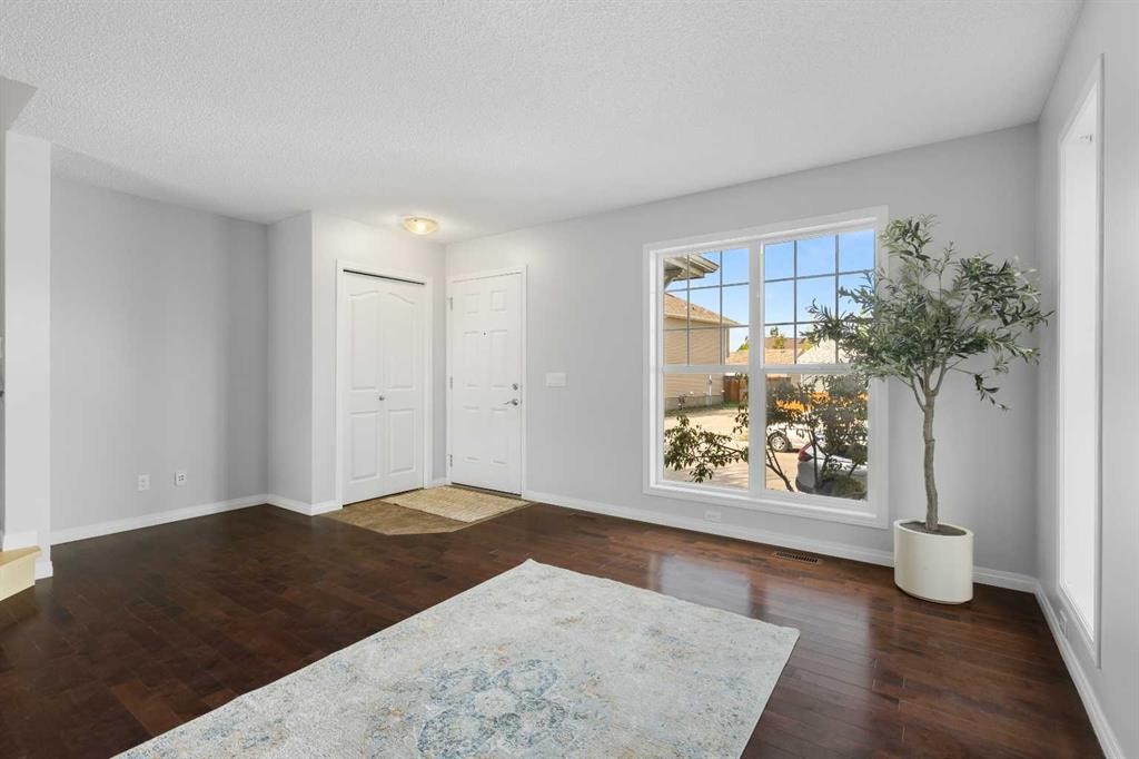 49 Auburn Crest Lane Se, Calgary, AB - Indoor Photo Showing Other Room