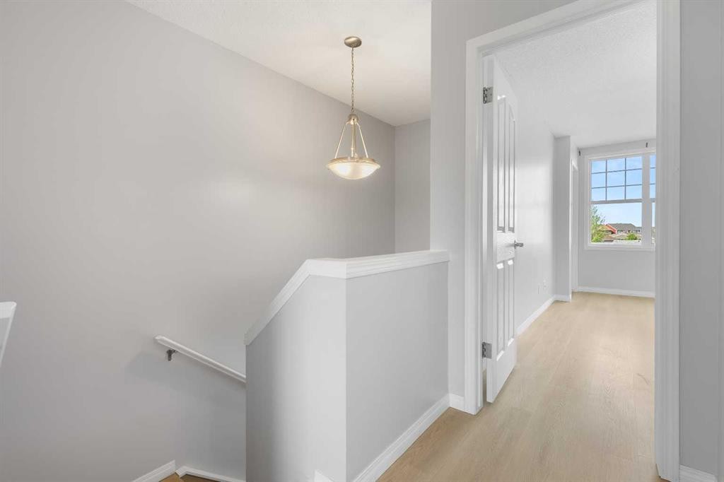 49 Auburn Crest Lane Se, Calgary, AB - Indoor Photo Showing Other Room